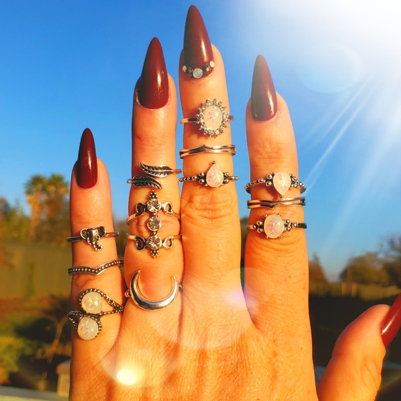 2/$20🌼 Princess Opal Midi Ring Set NWOT - Picture 2 of 5